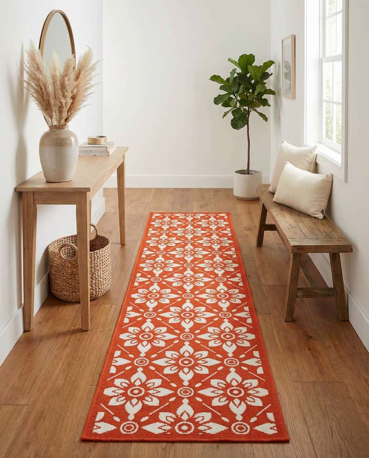 2' x 8' Easy-Clean Lattice Indoor / Outdoor Runner Rug