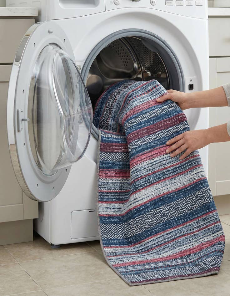 Detail image of 2' 7 x 10'  Washable Yara Runner Rug