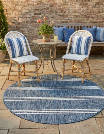 Blue Easy-Clean Jill Zarin Anguilla Indoor / Outdoor Round Rug
