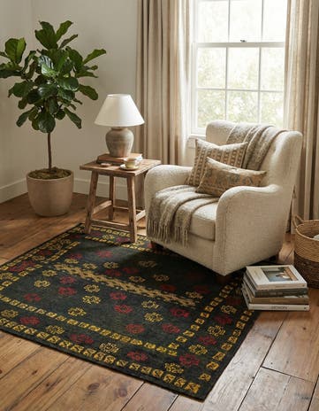 3' 6 x 3' 7 Hand Knotted Sumak Wool Square Rug