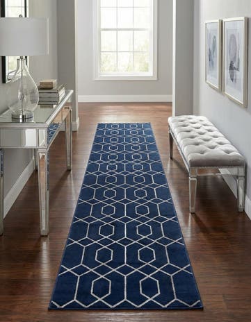 2' 7 x 12' Marilyn Monroe™ Glam Trellis Runner Rug