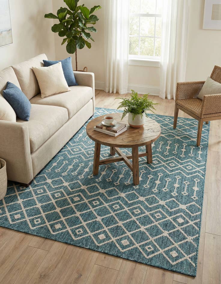 Detail image of 6' x 9' Easy-Clean Lattice Indoor / Outdoor Rug