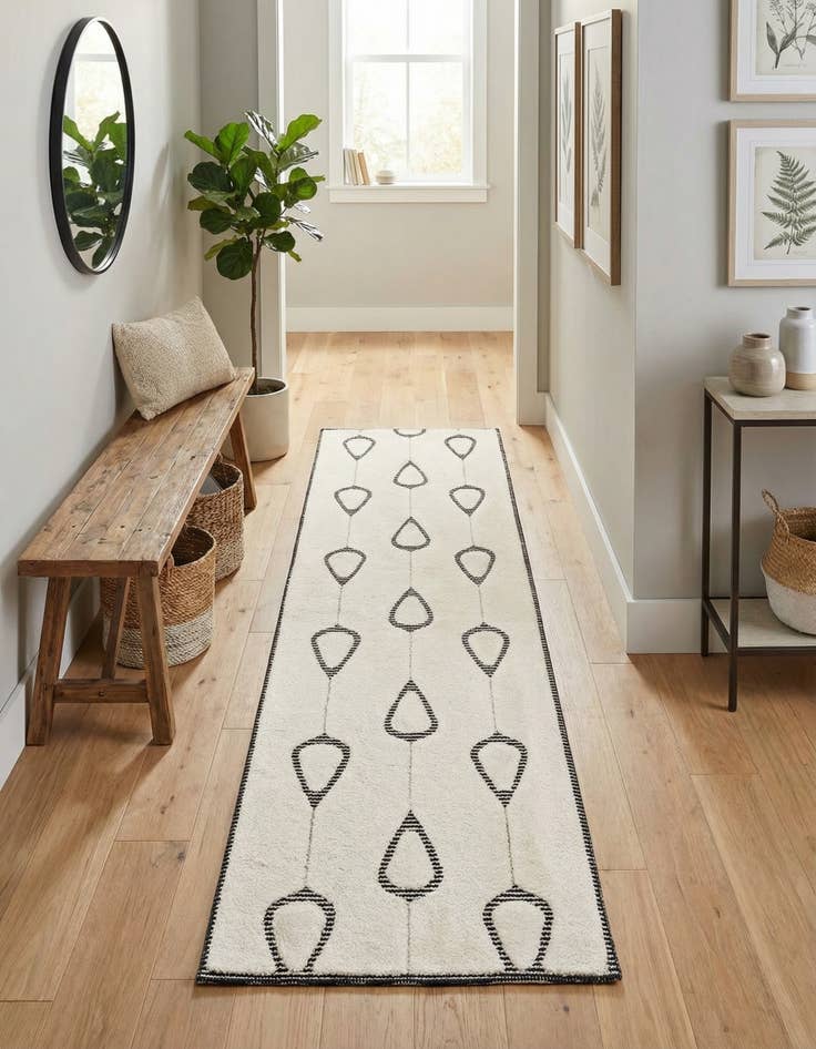 Detail image of 2' 7 x 10' Prismatic Runner Rug