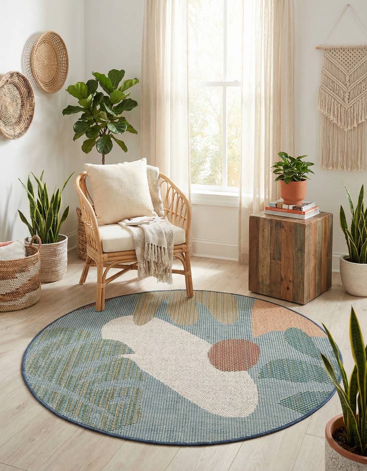 Detail image of  4' 1 x 4' 1  Washable Baja Indoor / Outdoor Round Rug