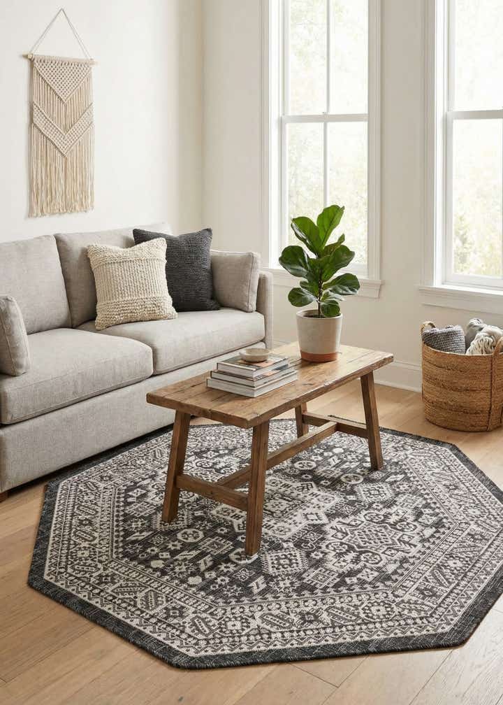 5' 3 x 5' 3 Easy-Clean Aztec Indoor / Outdoor Octagon Rug