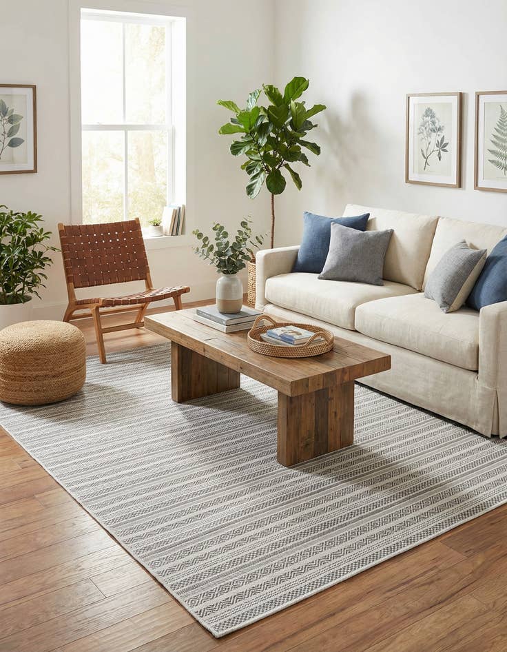 Detail image of 7' x 10' Easy-Clean Striped Indoor / Outdoor Rug