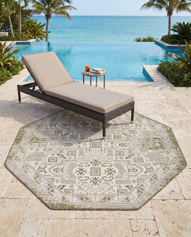 Detail image of 5' 3 x 5' 3 Easy-Clean Aztec Indoor / Outdoor Octagon Rug