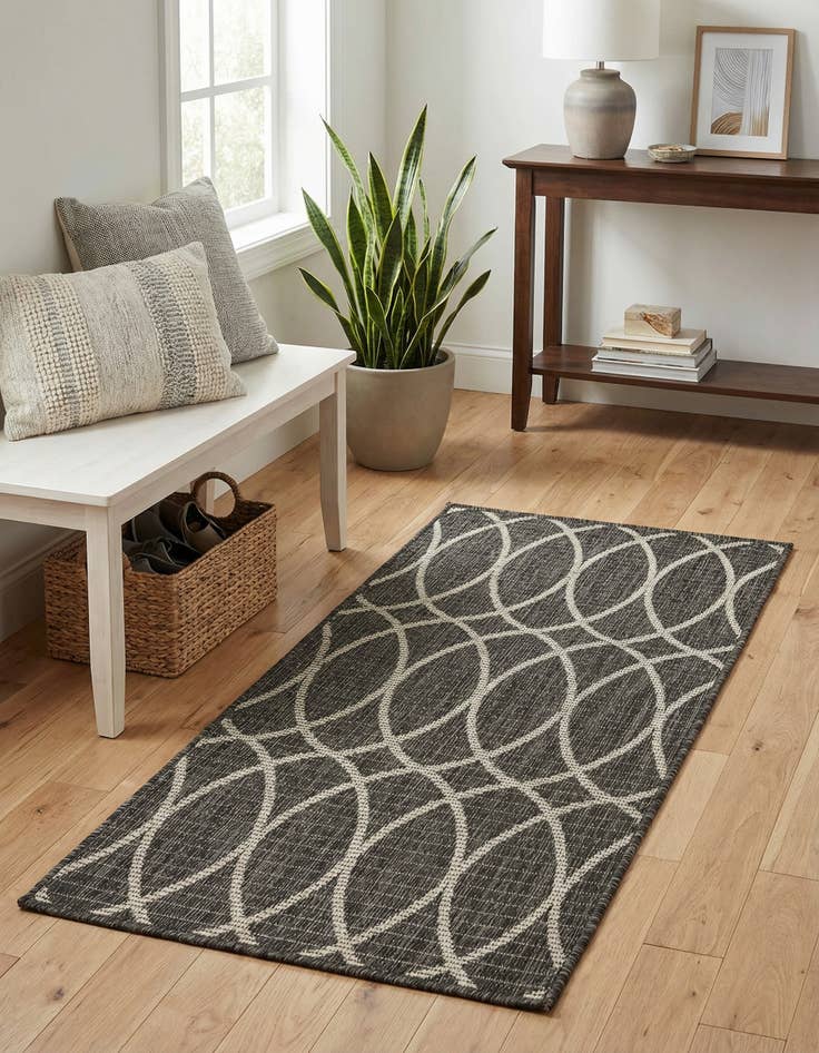 Detail image of 2' x 3'  Washable Trellis Indoor / Outdoor Rug