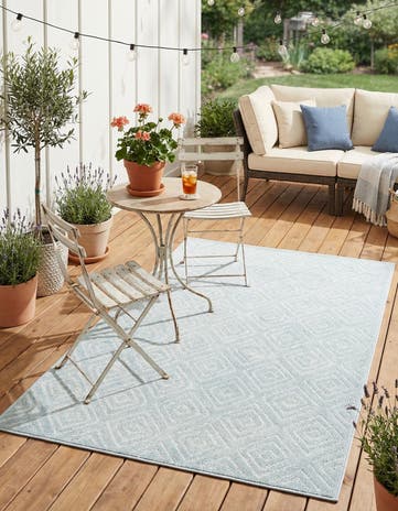 4' x 6' Easy-Clean Sabrina Soto Indoor / Outdoor Rug
