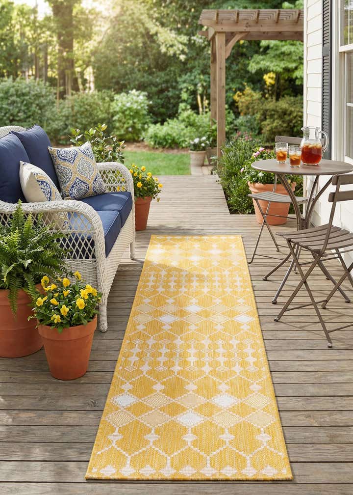 2' x 8' Easy-Clean Trellis Indoor / Outdoor Runner Rug