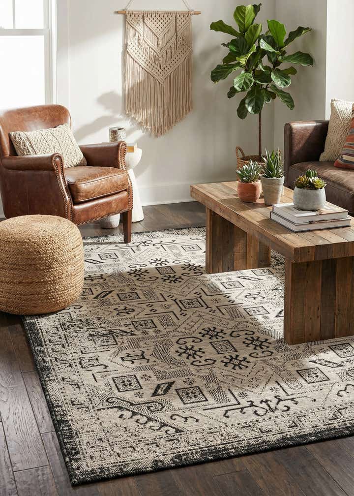 4' x 6' Easy-Clean Aztec Indoor / Outdoor Rug