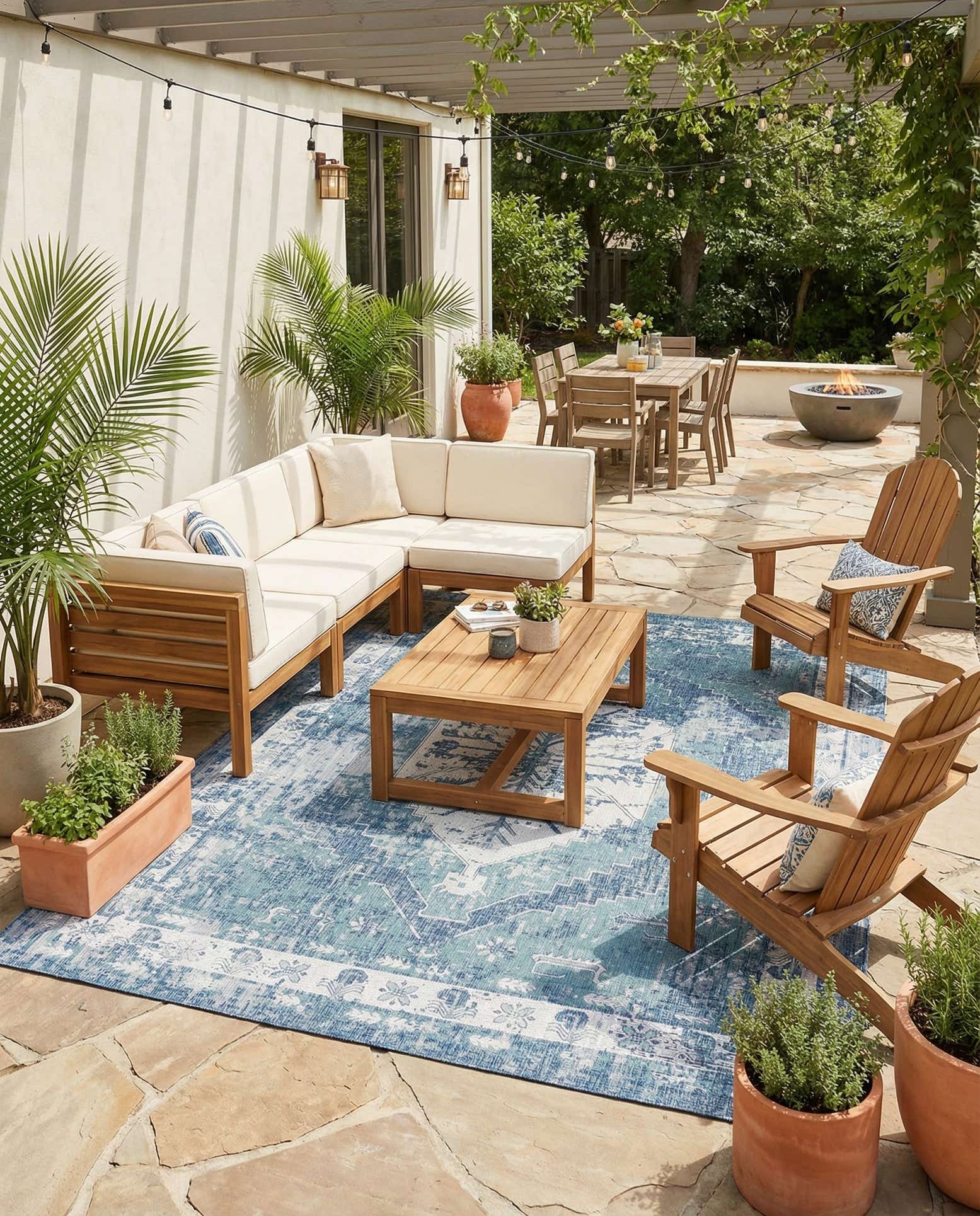 10' x 13' Easy-Clean Traditional Indoor / Outdoor Rug