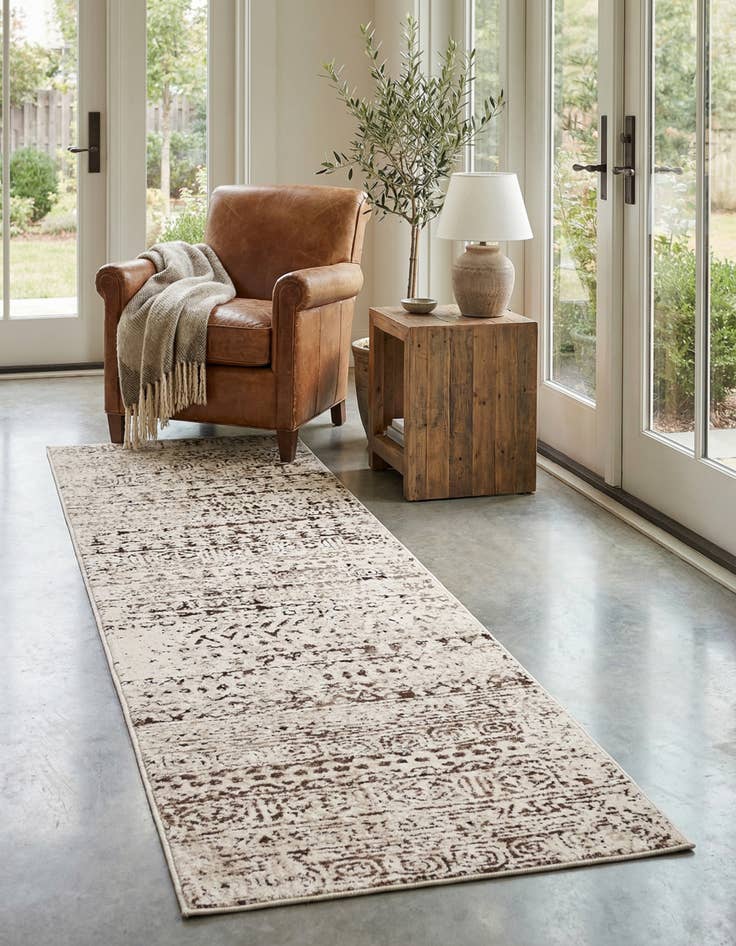 Detail image of 2' x 6' Hermitage Runner Rug