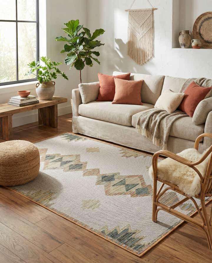5' 3 x 7' 7 Easy-Clean Baja Indoor / Outdoor Rug