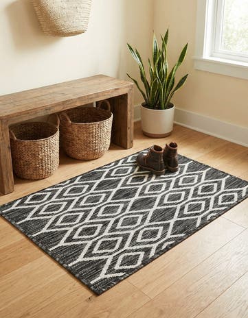 Charcoal Gray Easy-Clean Jill Zarin Turks and Caicos Indoor / Outdoor Rug