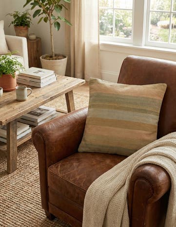 2' 5 x 2' 5 Hand Woven Pillow Wool Square Rug