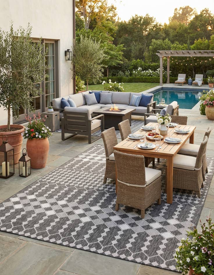 Detail image of  10' x 14'  Washable Lattice Indoor / Outdoor Rug
