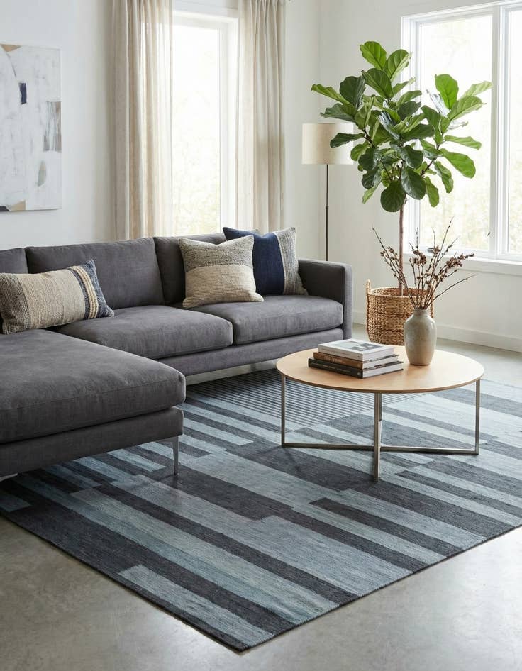 Detail image of 5' 2 x 6' 4  Hand Woven Kilim Modern Wool Square Rug