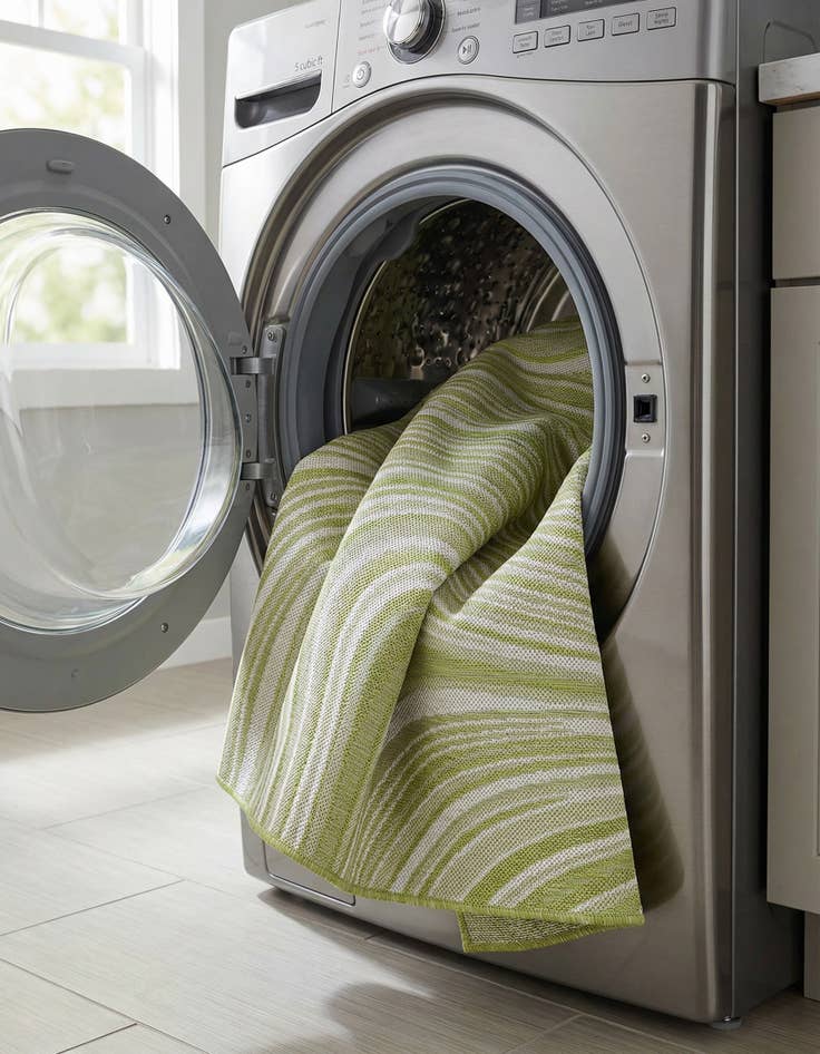 Detail image of 6' x 9'  Washable Modern Indoor / Outdoor Rug