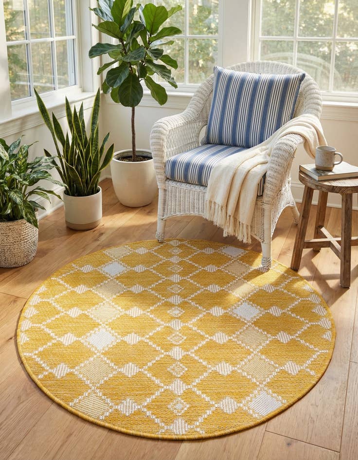 Detail image of 3' x 3'  Washable Trellis Indoor / Outdoor Round Rug