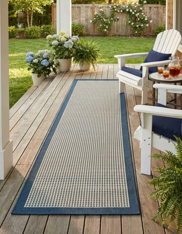 2' 7 x 10' Easy-Clean Border Indoor / Outdoor Runner Rug