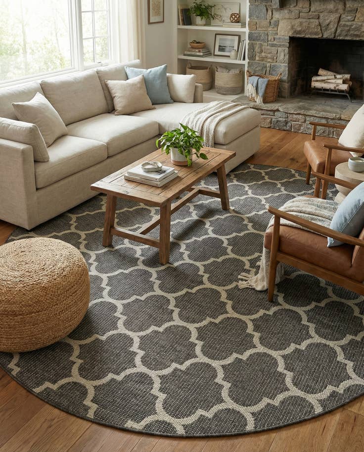 Detail image of 10' 8 x 10' 8 Easy-Clean Lattice Indoor / Outdoor Round Rug