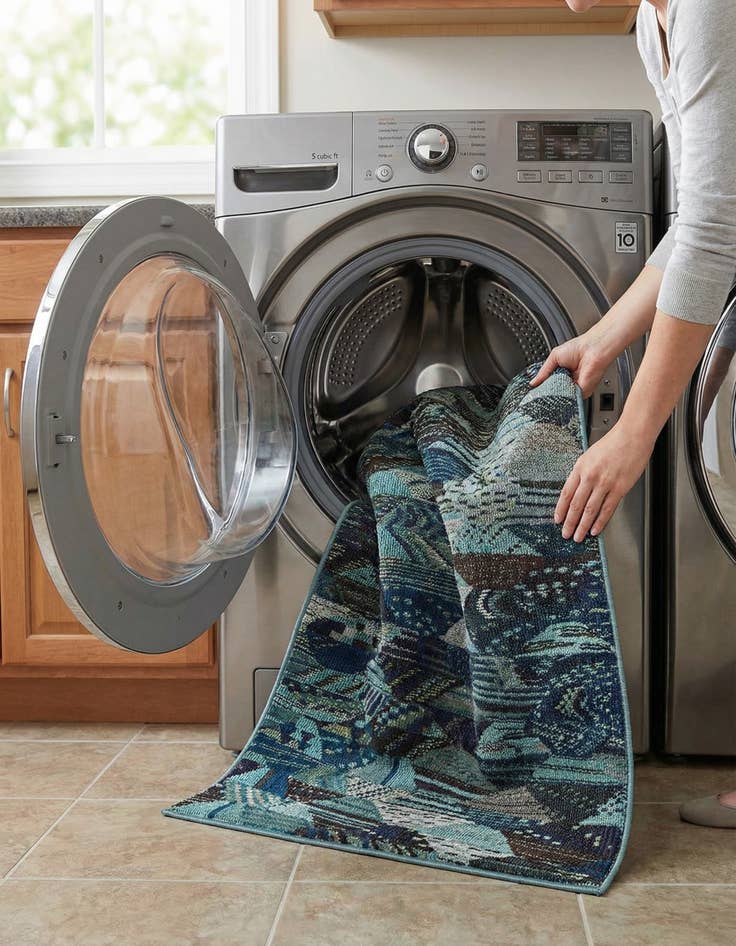 Detail image of 4' x 6'  Washable Santa Fe Rug