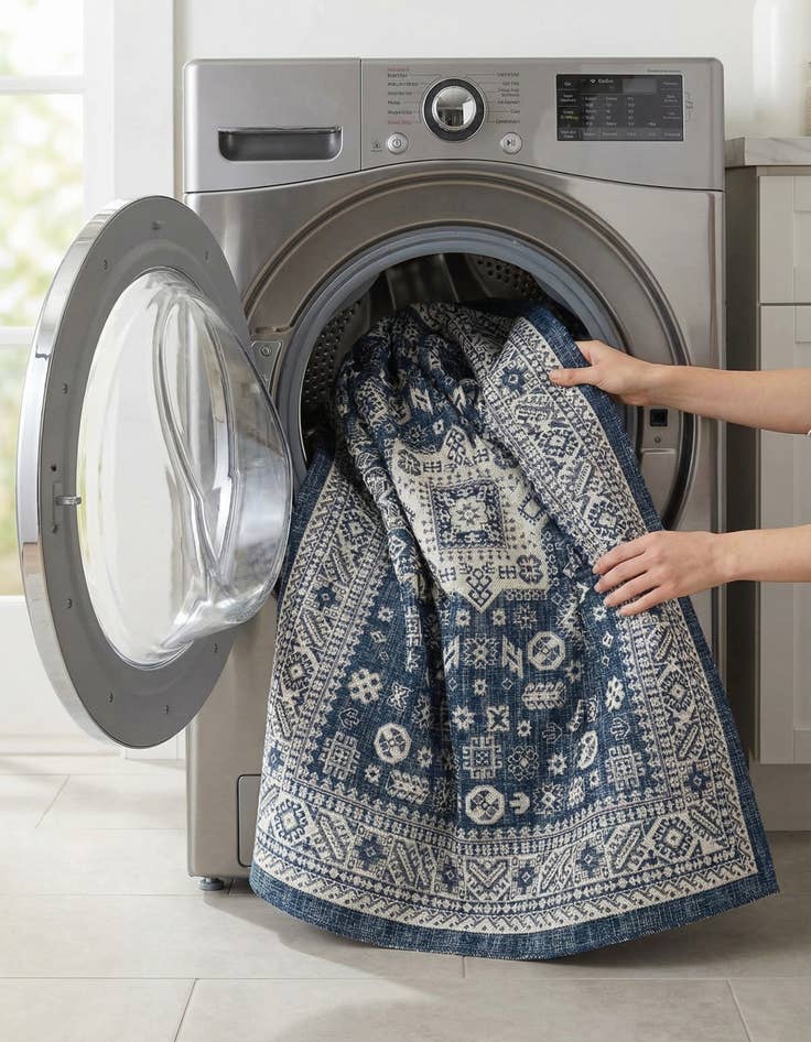 Detail image of 7' 10 x 7' 10  Washable Aztec Indoor / Outdoor Square Rug