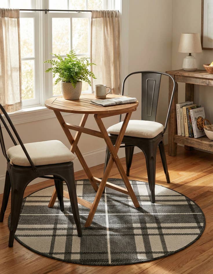 Detail image of 3' x 3'  Washable Checkered Indoor / Outdoor Round Rug