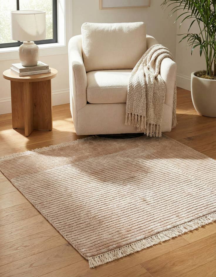 Detail image of 2' 7 x 2' 7  Hand Knotted Darya Wool Square Rug