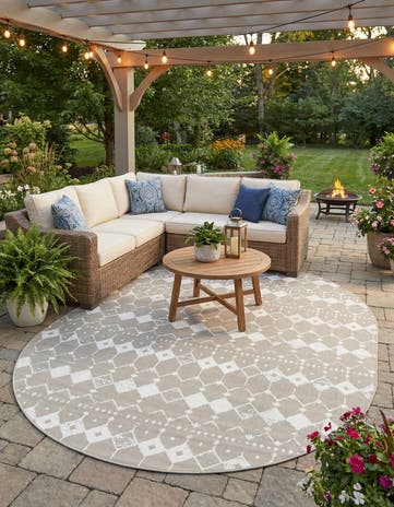 Gray Easy-Clean Lattice Indoor / Outdoor Oval Rug