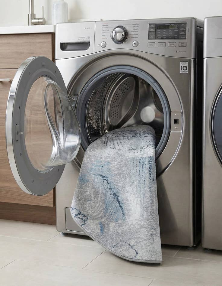 Detail image of 3' 3 x 3' 3 Kamala Washable Round Rug