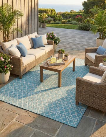 10' x 13' Easy-Clean Lattice Indoor / Outdoor Rug