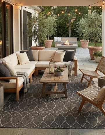 10' x 14' Easy-Clean Lattice Indoor / Outdoor Rug
