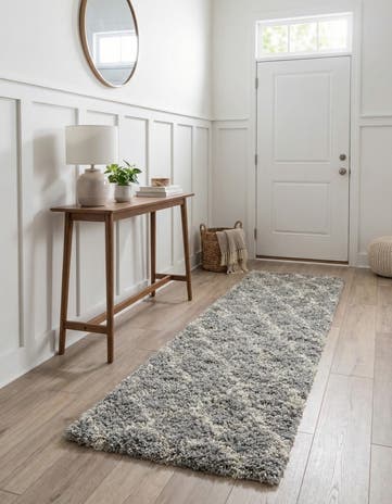 2' x 6' Lattice Shag Runner Rug