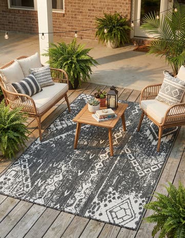 4' x 6' Easy-Clean Bohemian Indoor / Outdoor Rug