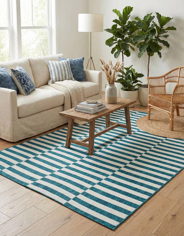 Detail image of 7' x 10' Easy-Clean Striped Indoor / Outdoor Rug