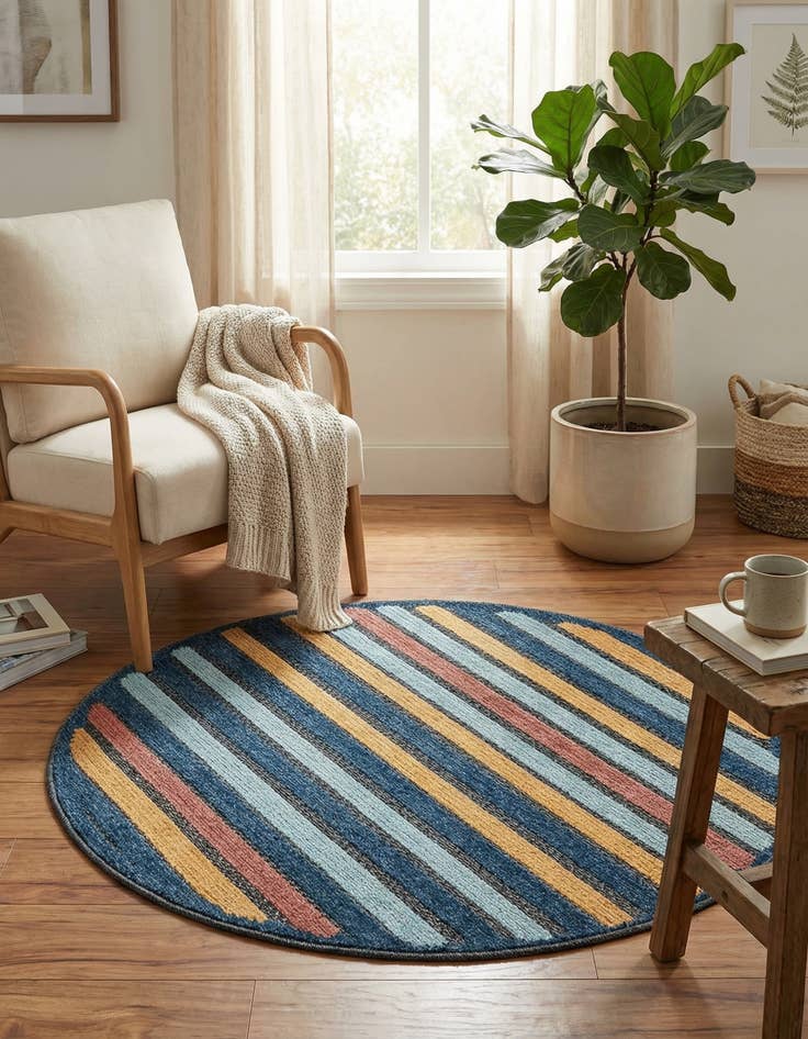 Detail image of 3' 3 x 3' 3 Easy-Clean Belize Indoor / Outdoor Round Rug