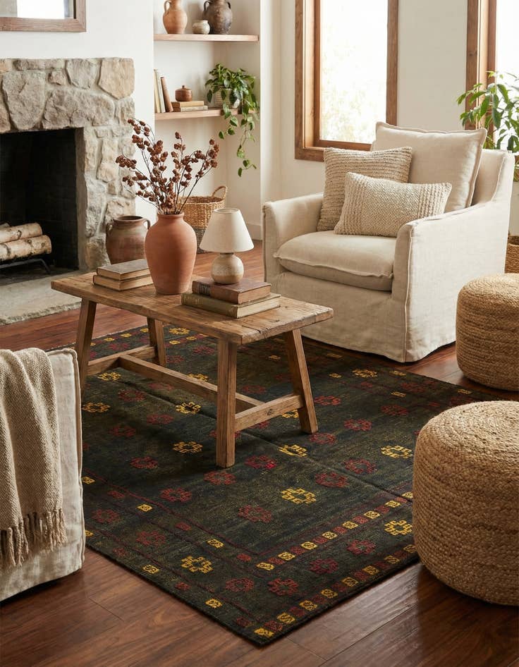 Detail image of  4' 4 x 4' 6  Hand Knotted Sumak Wool Square Rug