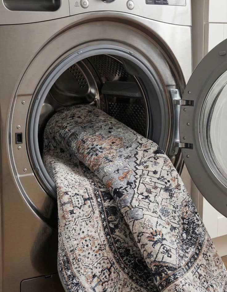 Detail image of 7' 10 x 10' Yara Oval Rug