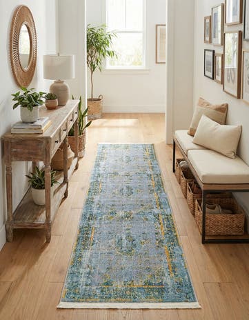 2' 7 x 10' Santiago Runner Rug