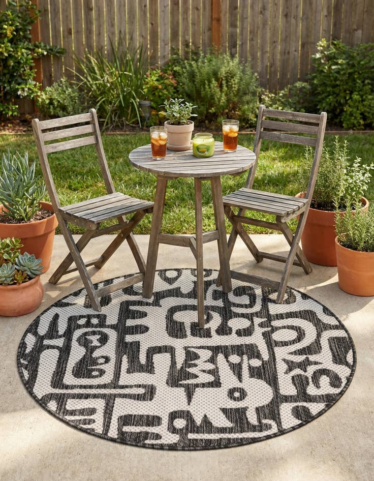 Detail image of 3' x 3'  Washable Modern Indoor / Outdoor Round Rug