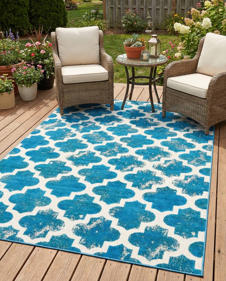 Detail image of 6' x 9' Easy-Clean Trellis Indoor / Outdoor Rug