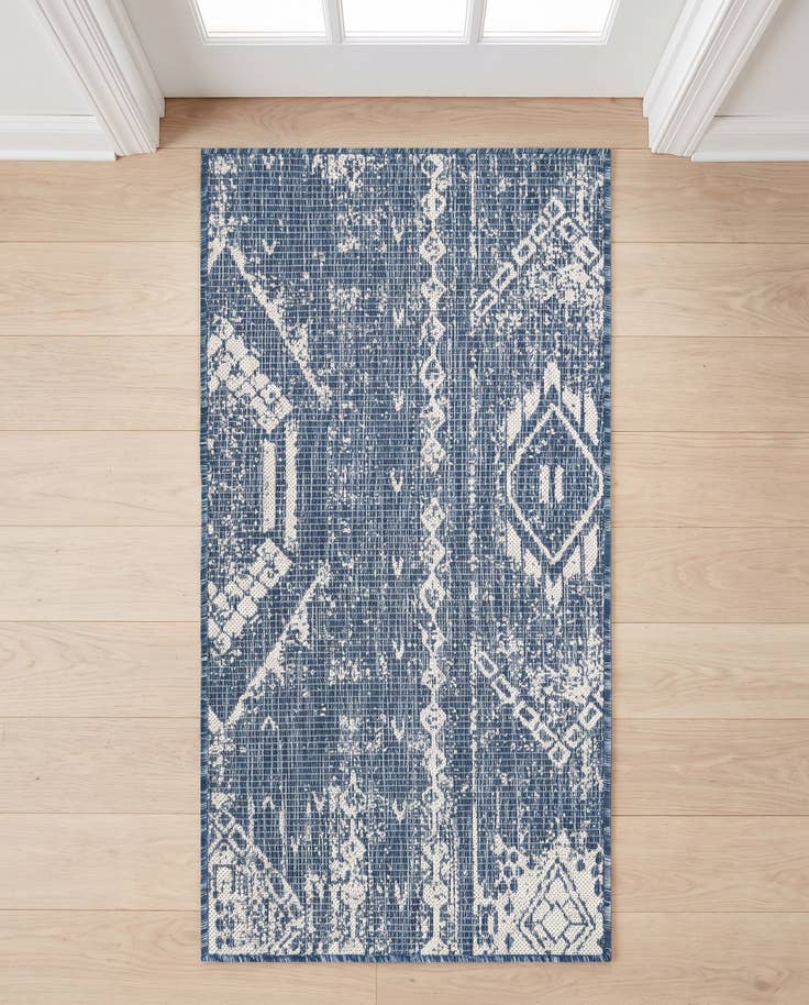 Detail image of 2' x 4' Easy-Clean Bohemian Indoor / Outdoor Runner Rug