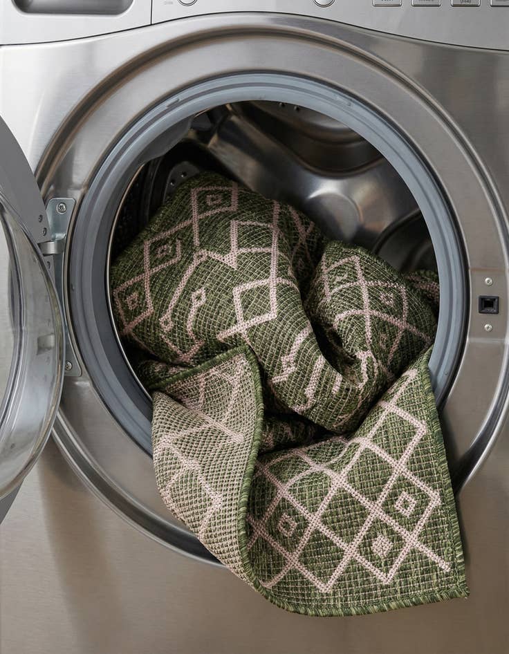 Detail image of 2' x 6'  Washable Trellis Indoor / Outdoor Runner Rug