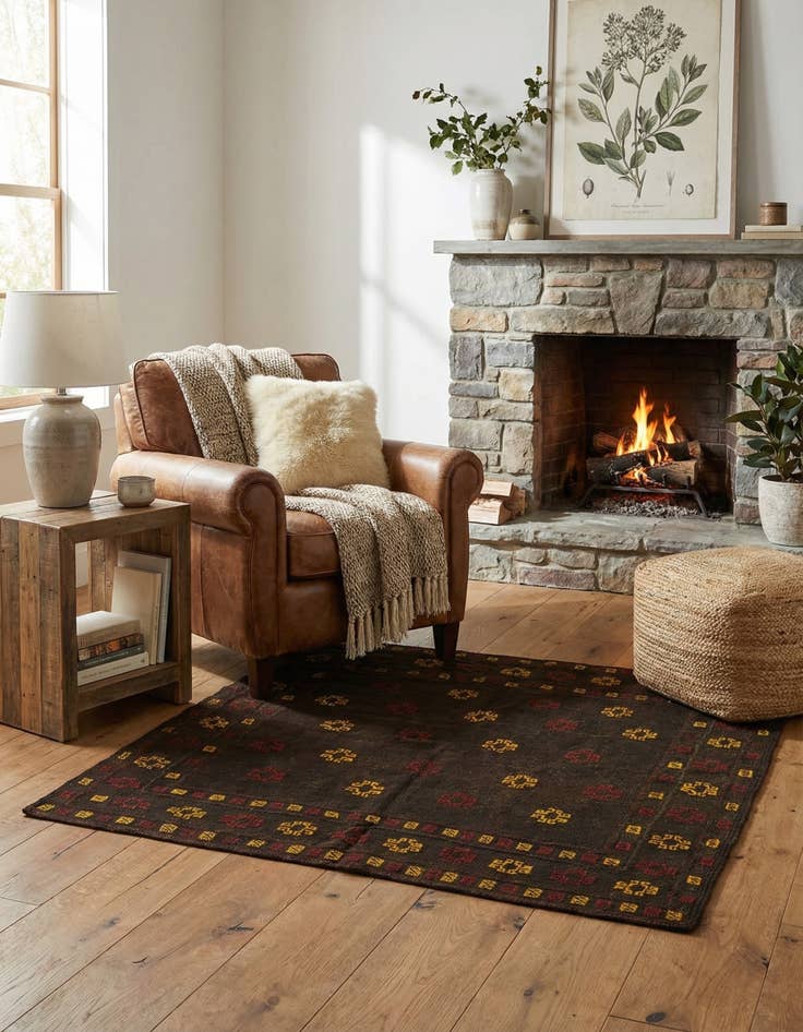 Detail image of  4' 2 x 4' 2  Hand Knotted Sumak Wool Square Rug