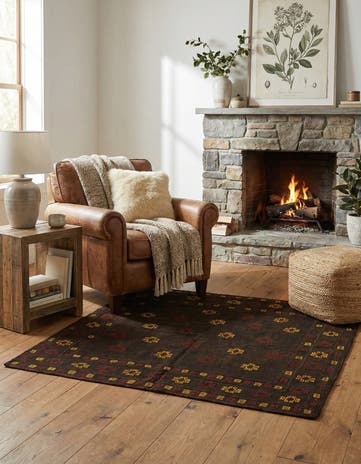 4' 2 x 4' 2 Hand Knotted Sumak Wool Square Rug