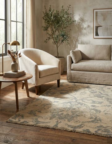 3' 10 x 6' 4 Hand Knotted Darya Wool Rug