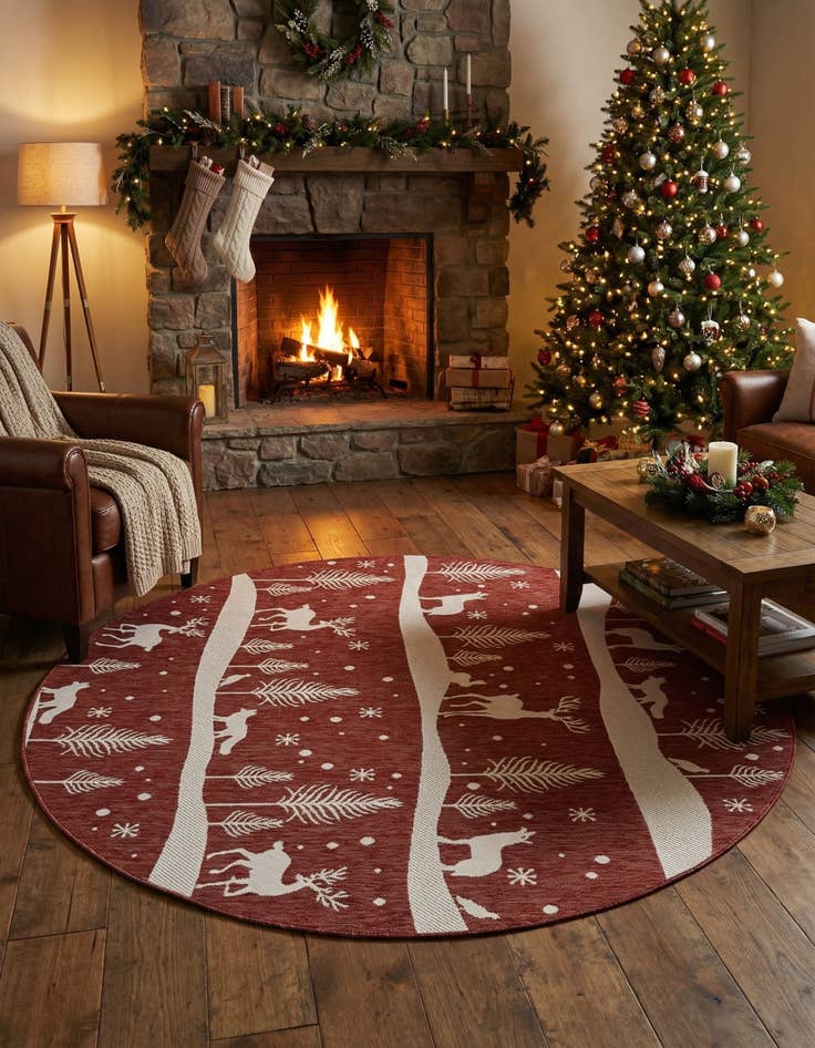 Detail image of 7' 10 x 7' 10  Washable Holiday Indoor / Outdoor Round Rug