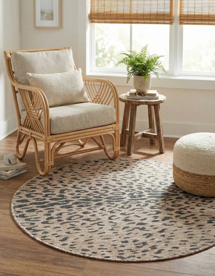 Detail image of 4' x 4'  Washable Safari Indoor / Outdoor Round Rug